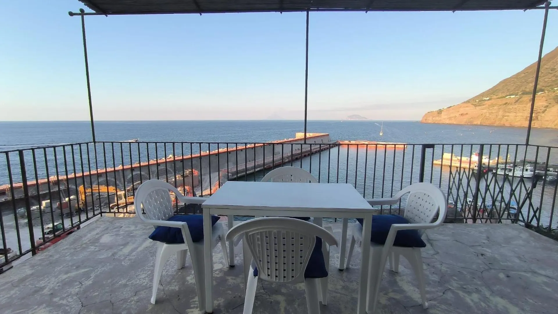 Casa Uva, Sul Porto Di Malfaアパートメント アパート マルファ